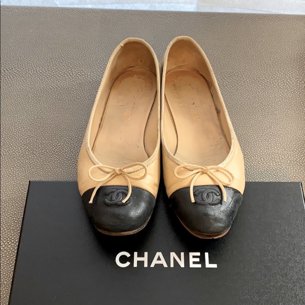 Chanel Beige & Black Lambskin Ballerinas